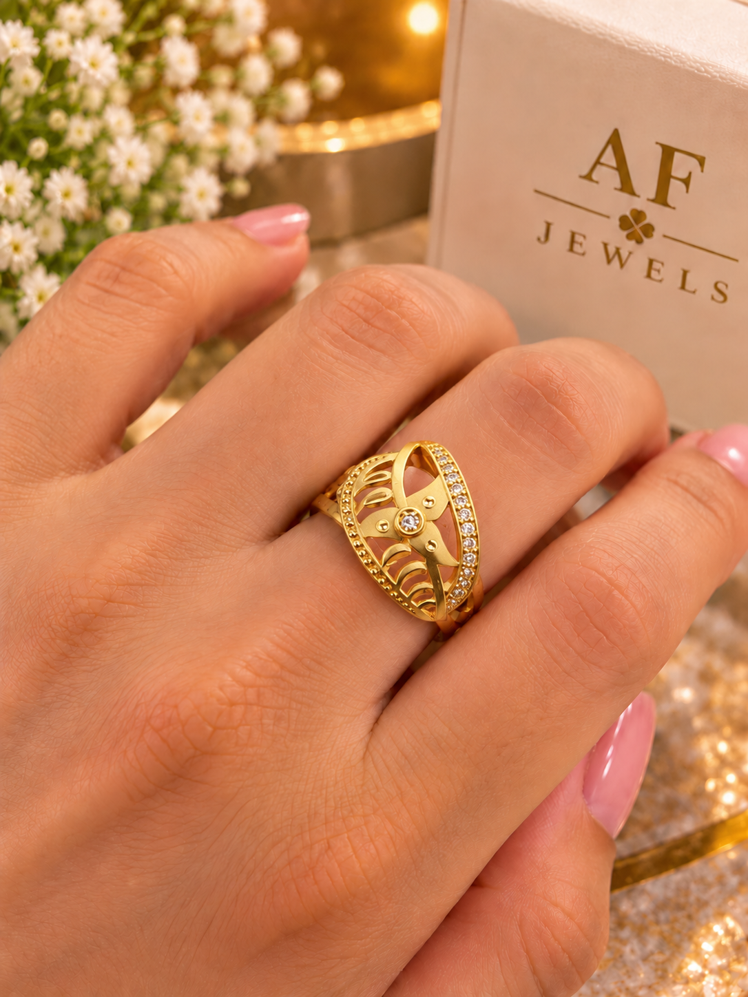 Micro Gold 8 nmbr ring size -008