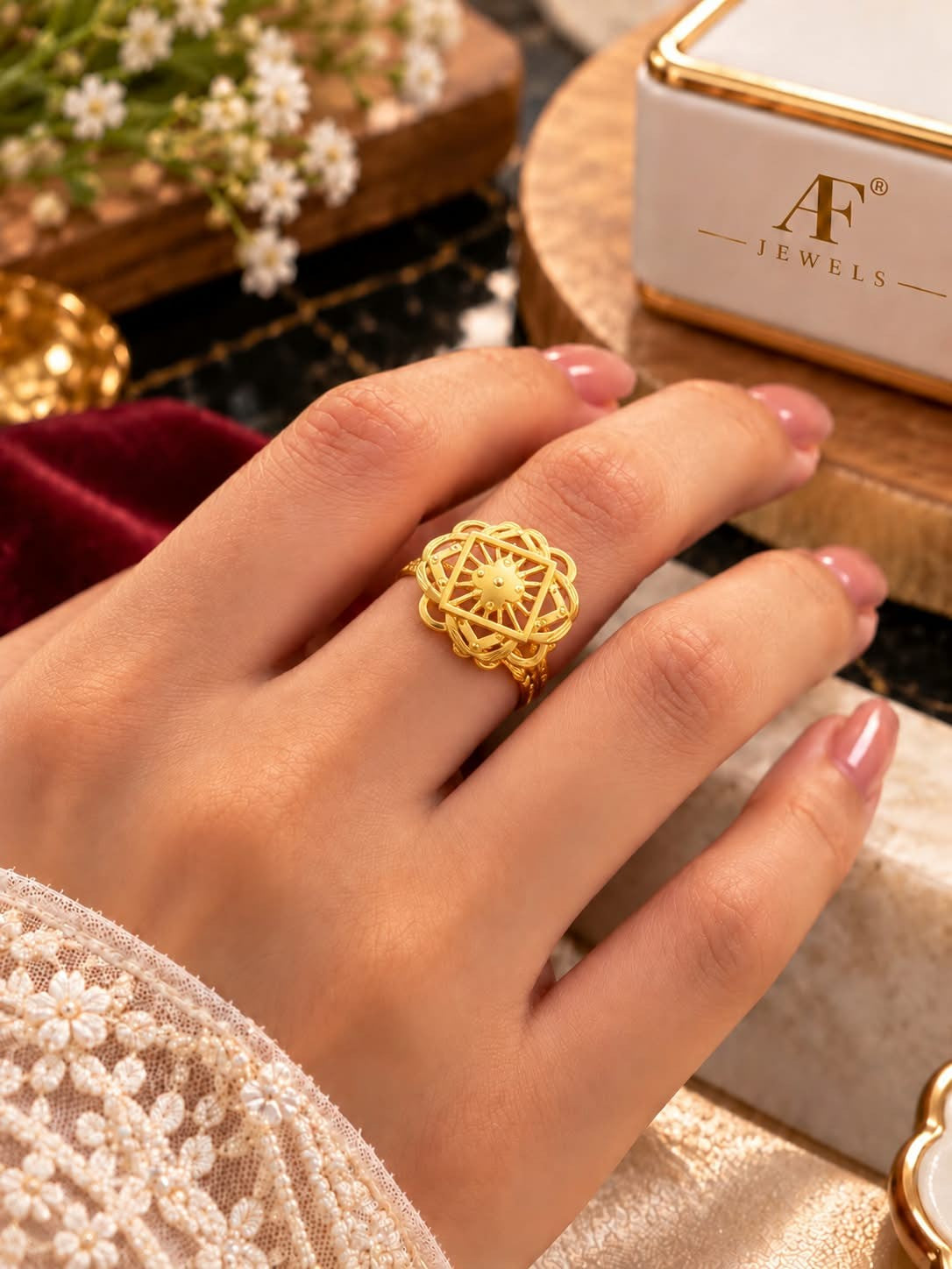 Micro Gold 8 nmbr Ring size 018